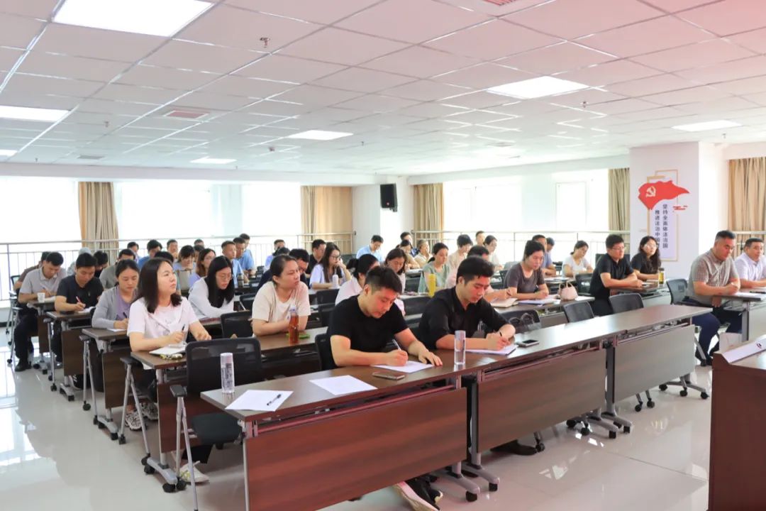 沂蒙律师大讲堂：王娜律师做“司法行政机关处理投诉律师律所程序”专题培训(图2)
