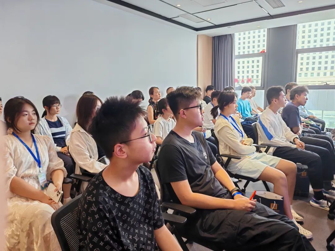 “科学筑梦·法治同行”——中学生走进今海瑞律师事务所法治教育主题活动圆满举行(图10)