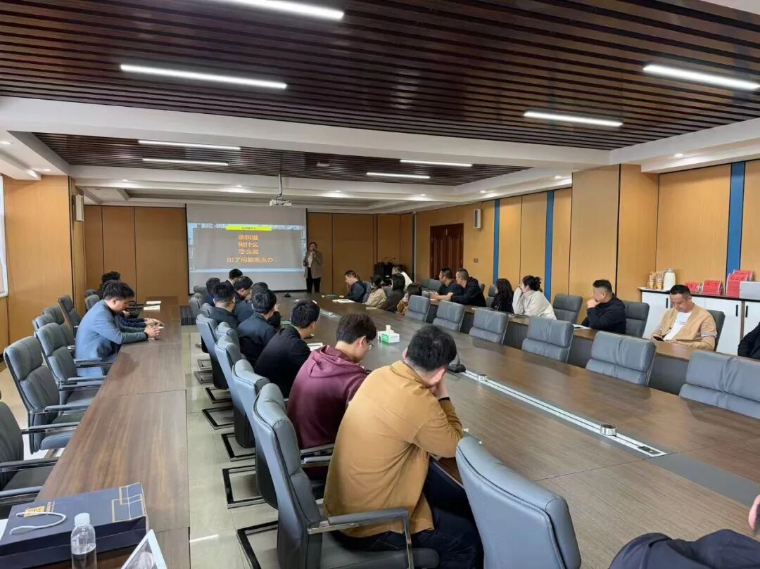 王啸云律师应邀为山东千山木业集团有限公司进行法律培训(图1)